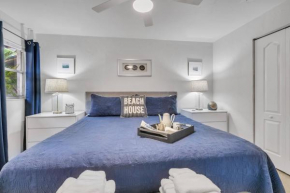 2bed 1bath Suite minutes to Downtown, Beaches, Restaurants, Theaters and MORE